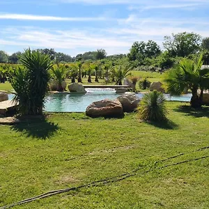 Mas Des Cerisiers Bed and breakfast