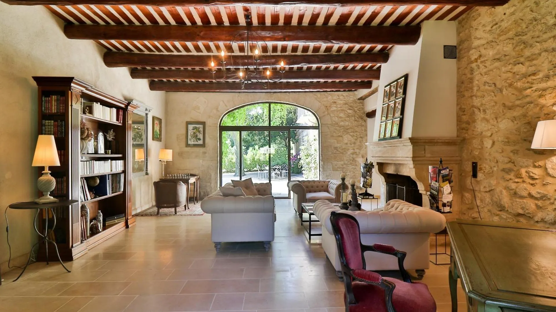 ** Bed & Breakfast Mas Chateau Blanc Avignon France